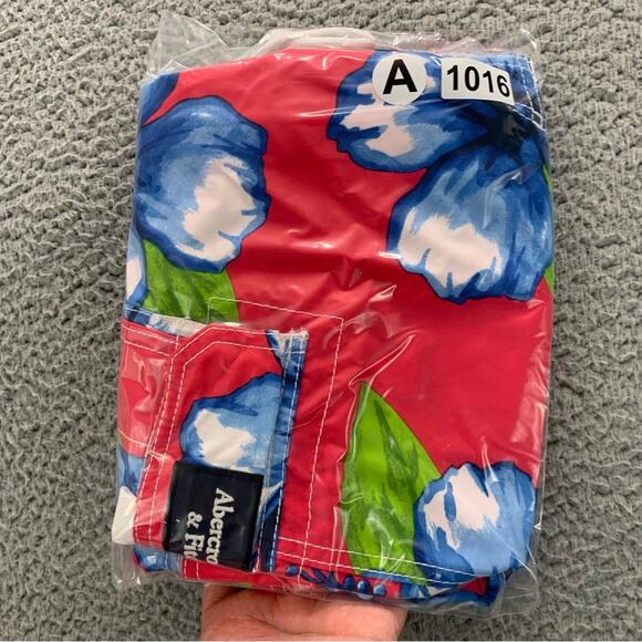 Abercrombie & Fitch Men's Swim Boardshorts Hibiscus Tropical  NWT  -  Size: XL - Picture 16 of 16